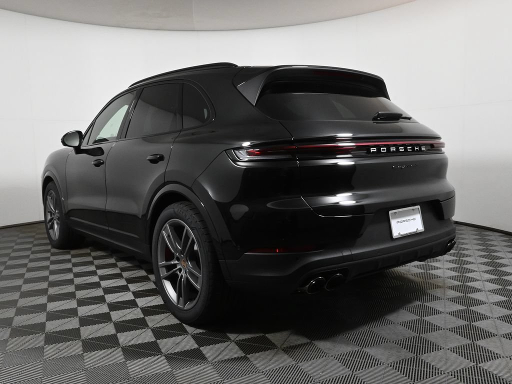 Used 2026 Porsche Cayenne S AWD/4WD image 3