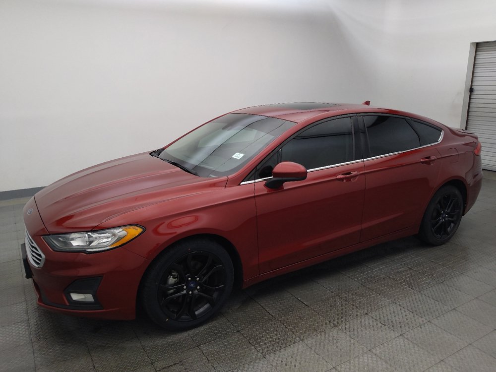 Used 2019 Ford Fusion SE w/ Equipment Group 151A FWD image 2
