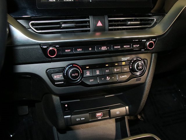 Used 2022 Kia Niro EX w/ Cold Weather Package image 19