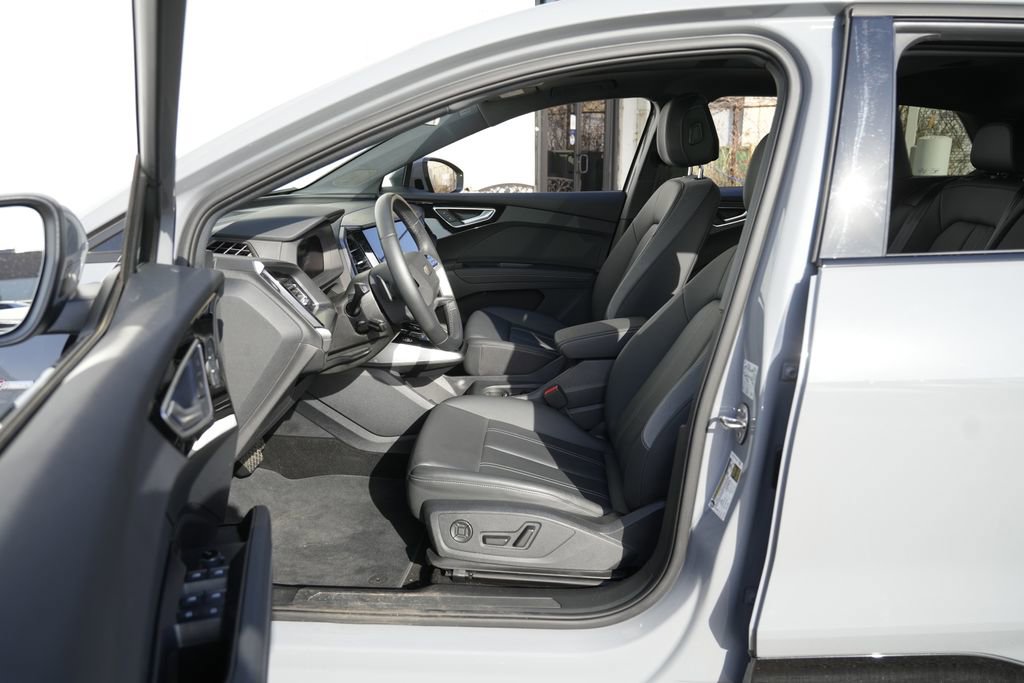 Used 2024 Audi Q4 e-tron Premium Plus w/ Premium Plus image 20