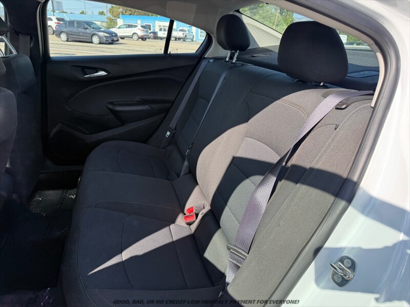 Used 2017 Chevrolet Cruze LS FWD image 15