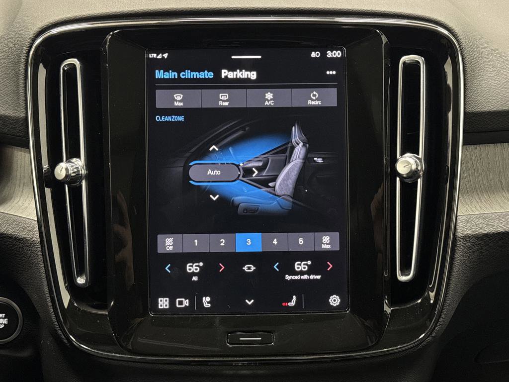 Used 2024 Volvo XC40 B5 Plus w/ Climate Package image 20