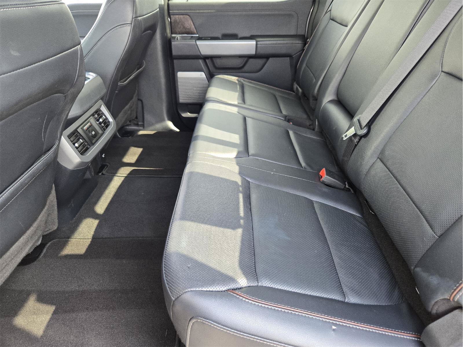 Used 2023 Ford F250 Lariat w/ Lariat Ultimate Package AWD/4WD image 27
