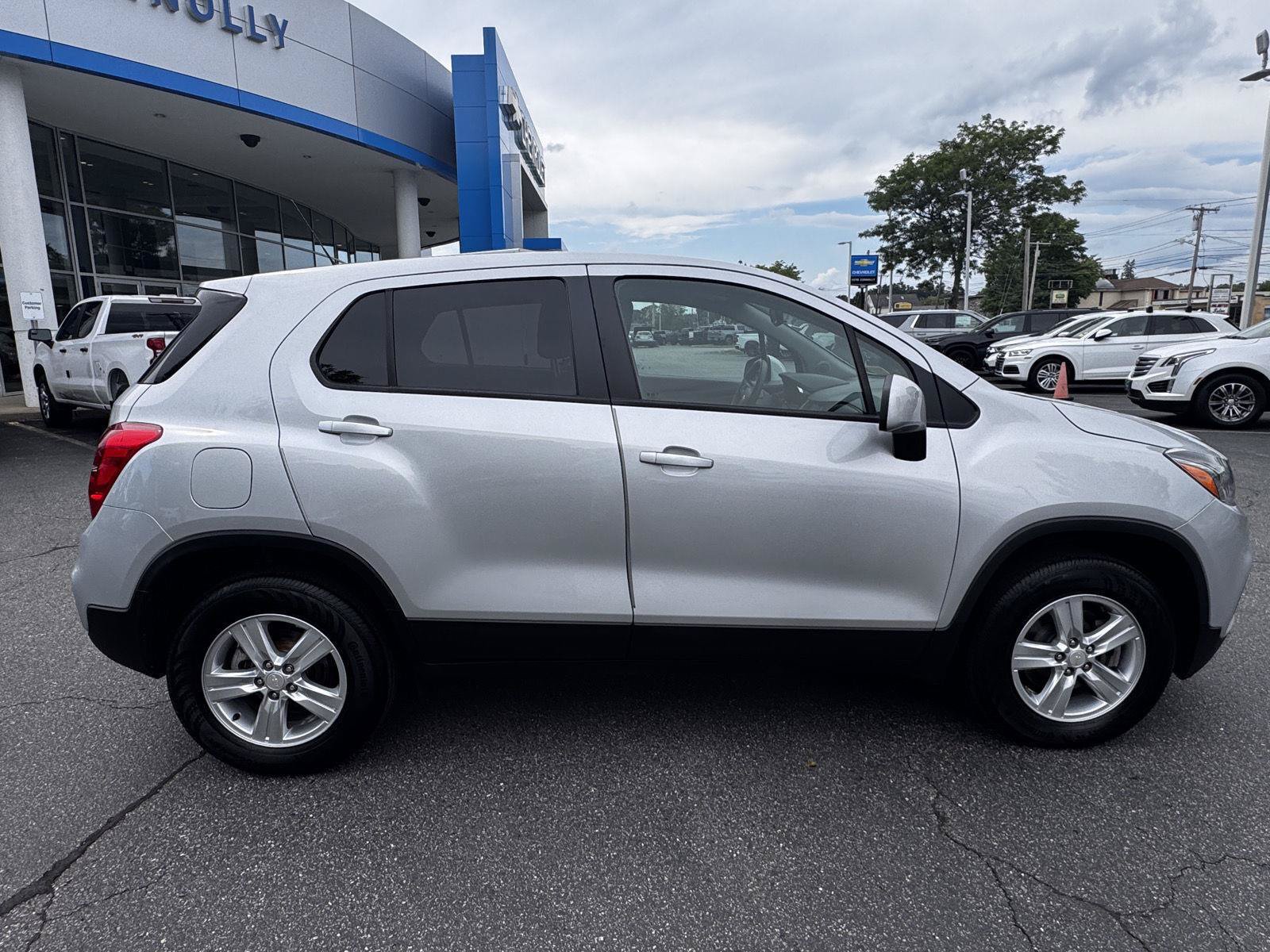 Certified 2022 Chevrolet Trax LS w/ Tint and Cruise Package AWD/4WD image 8
