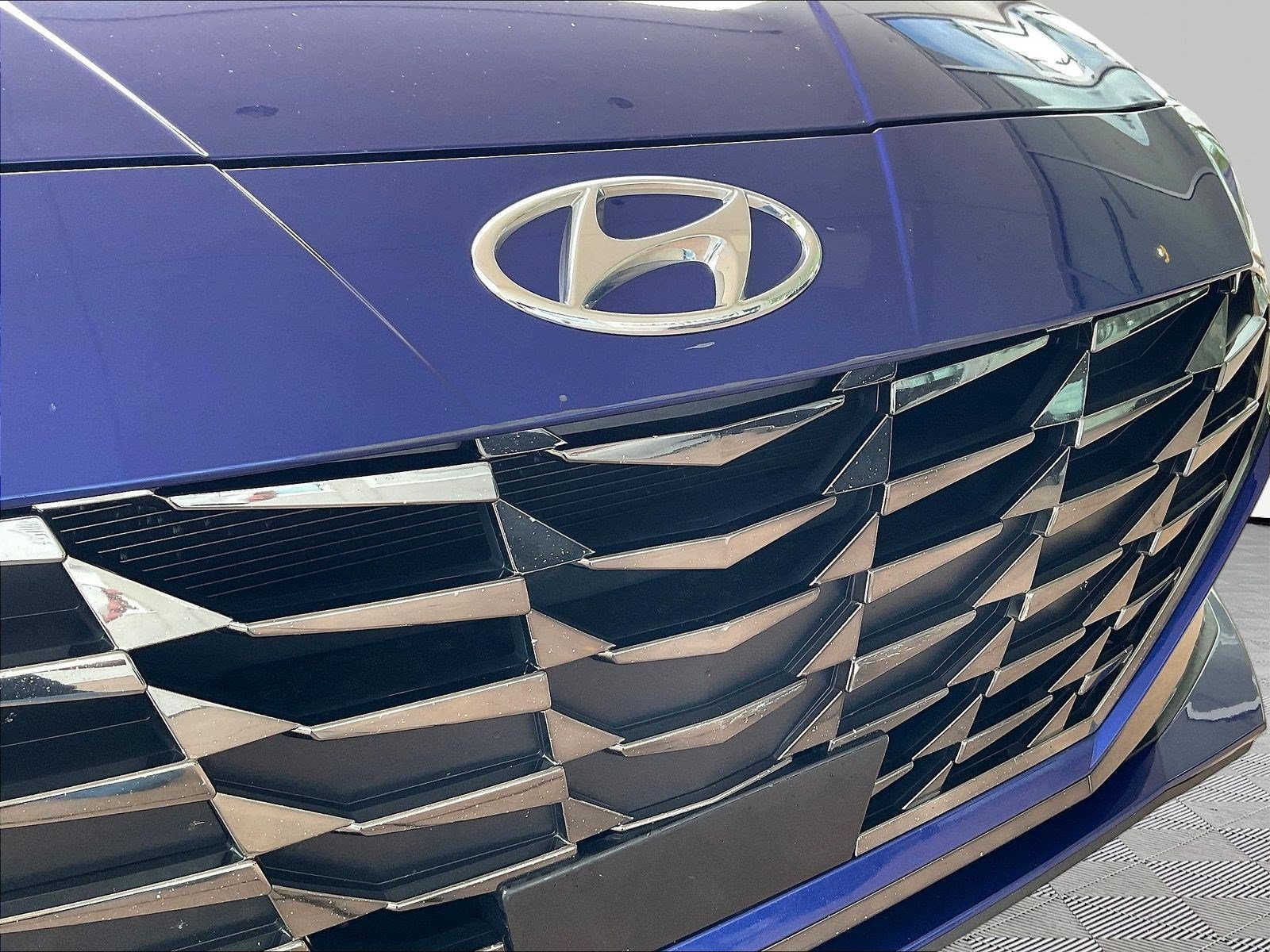 Used 2022 Hyundai Elantra SEL w/ Convenience + Premium Package FWD image 29