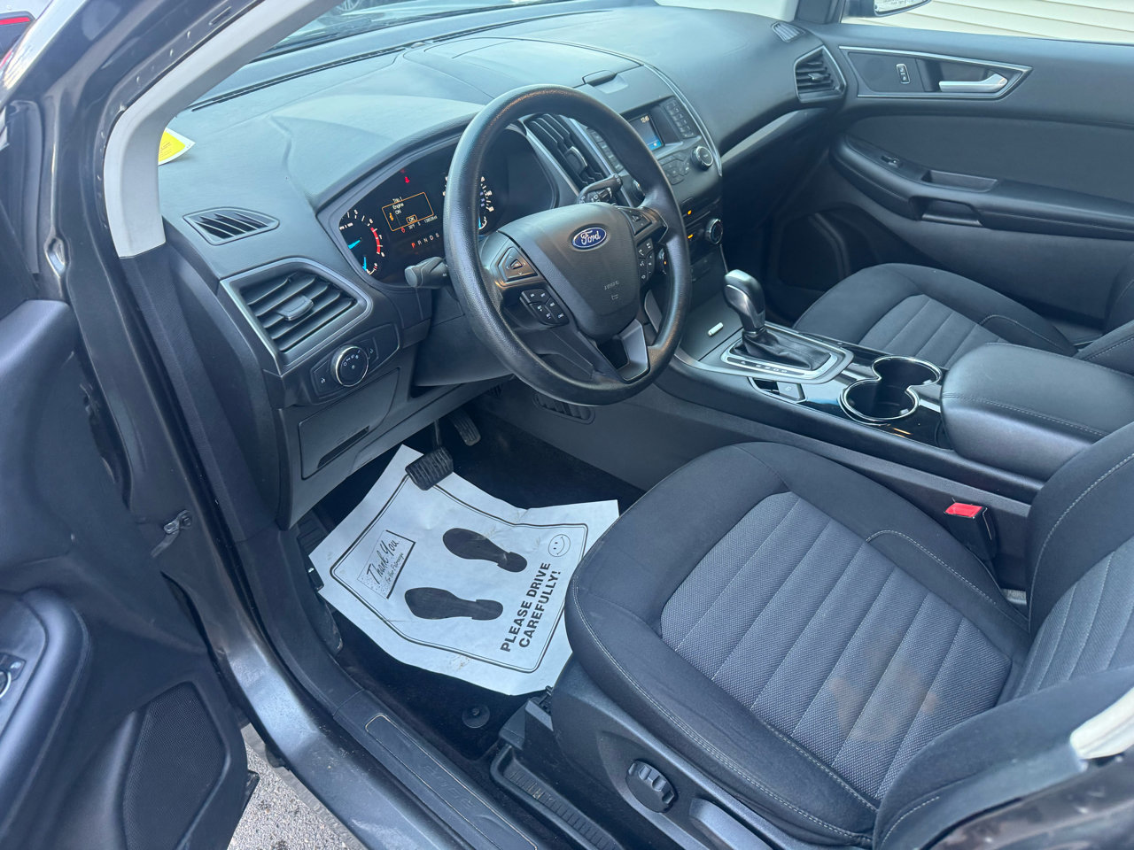 Used 2018 Ford Edge SE image 11