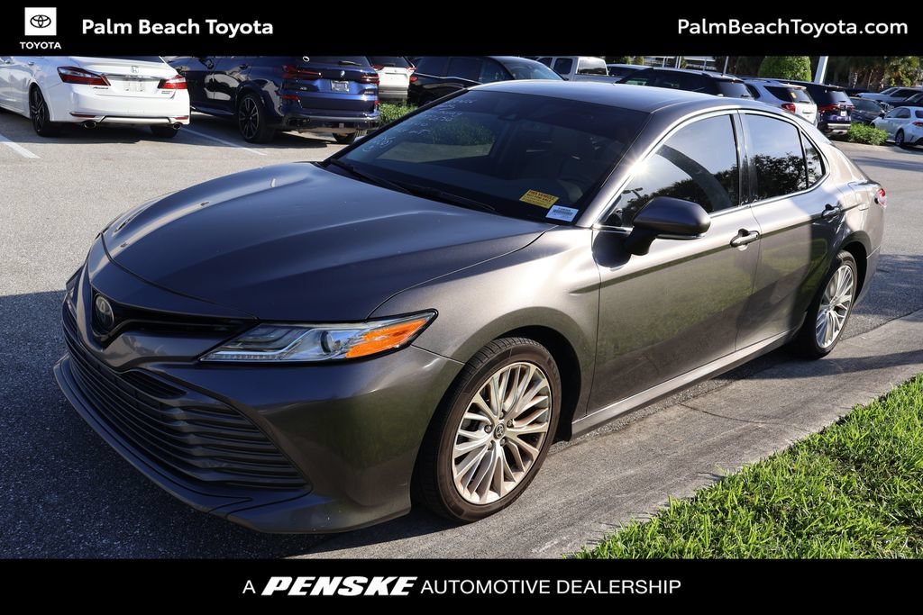 Used 2020 Toyota Camry XLE FWD image 1