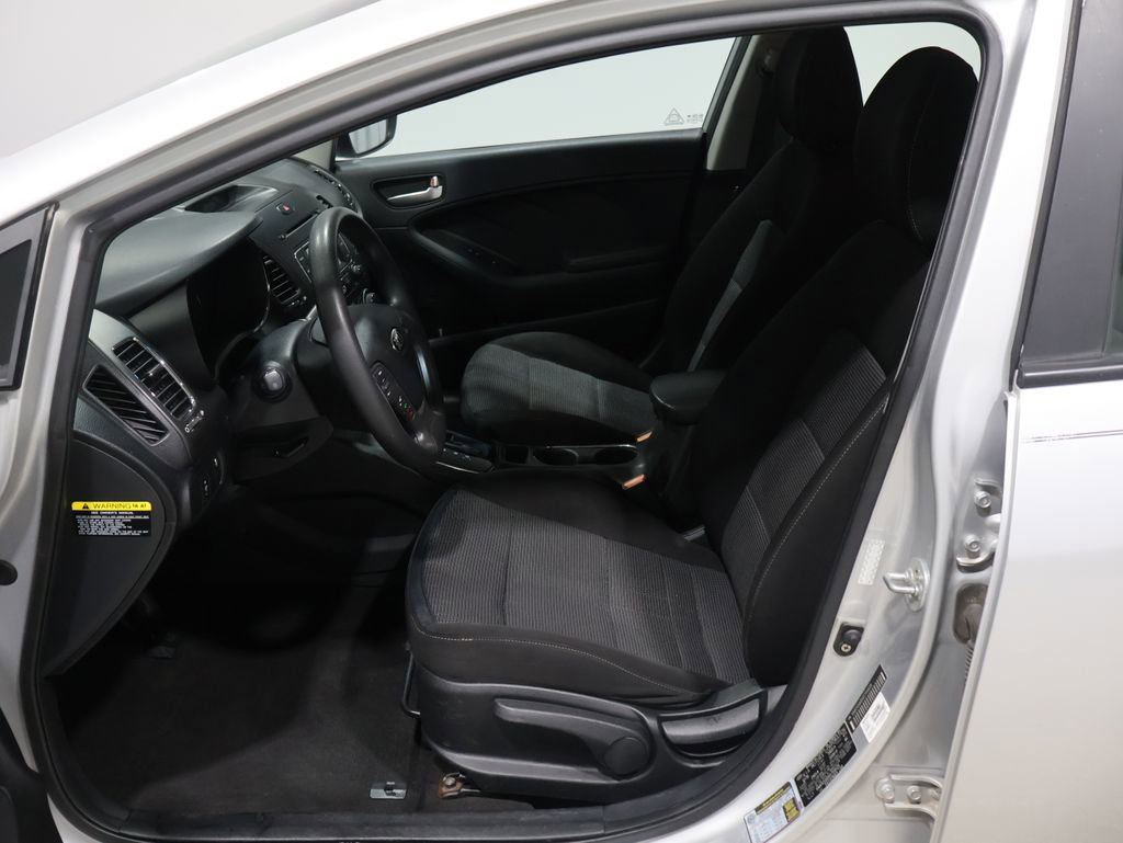 Used 2017 Kia Forte LX image 8