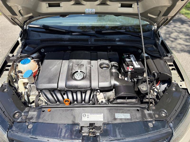 Used 2013 Volkswagen Jetta SE FWD image 6