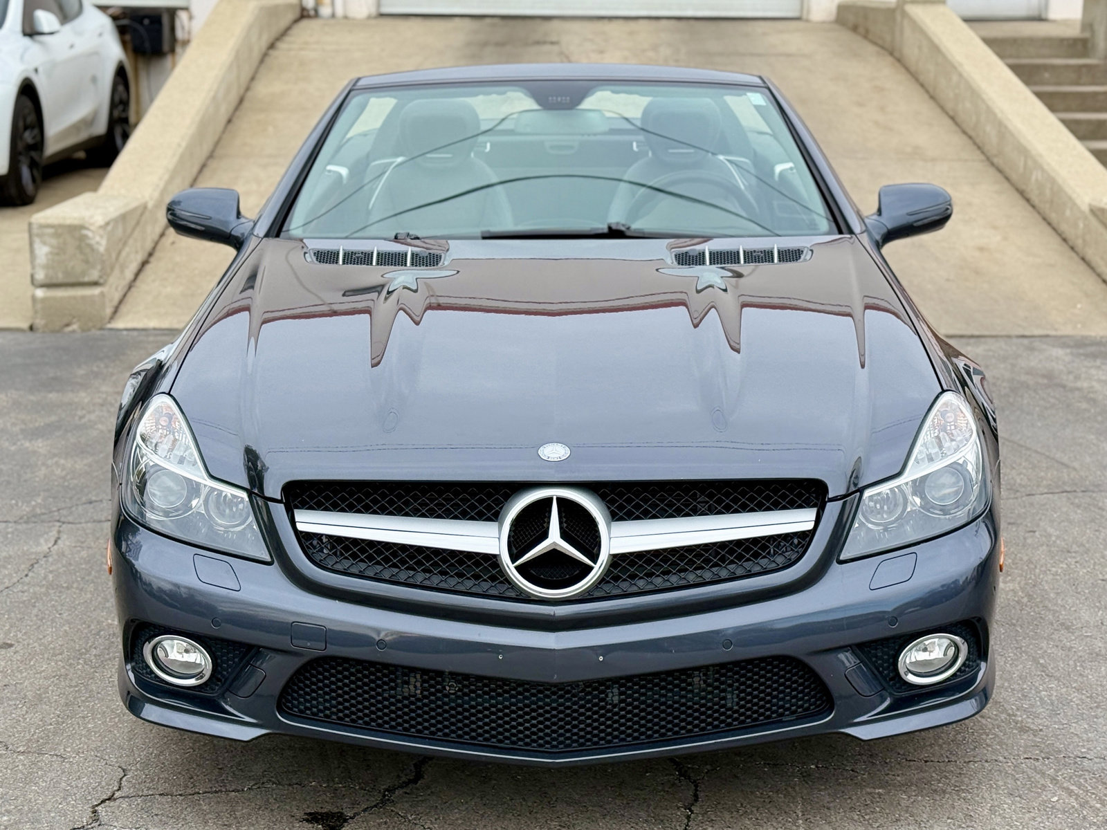 Used 2012 Mercedes-Benz SL 550 image 11