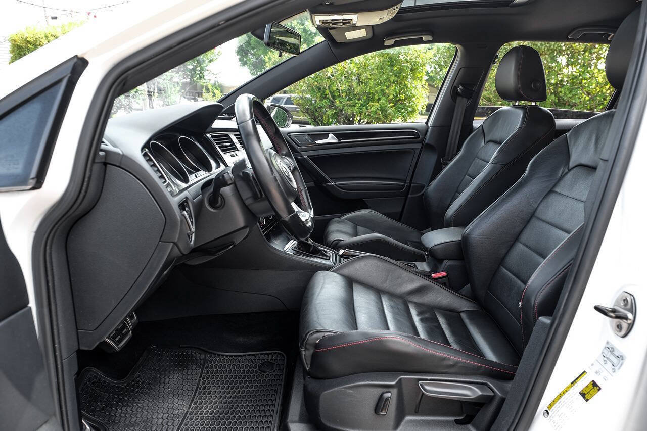 Used 2016 Volkswagen GTI SE w/ Lighting Package (SEL) FWD image 4