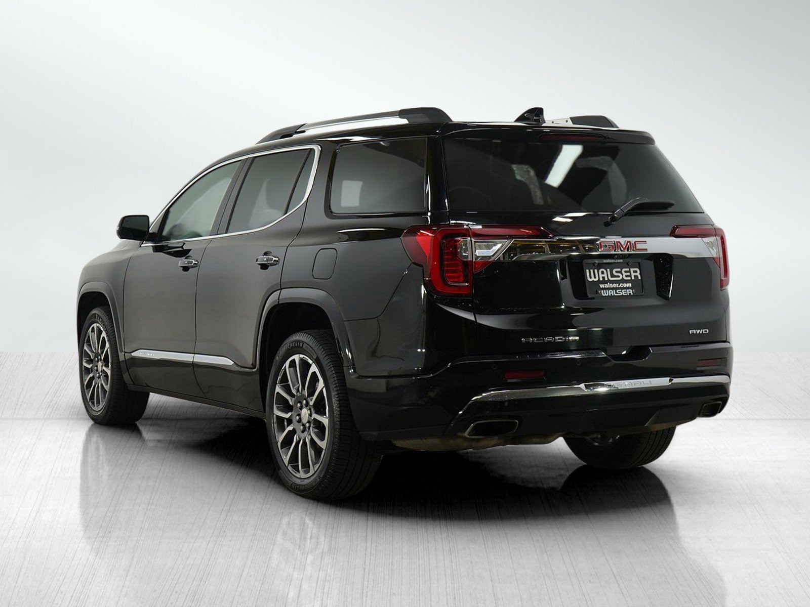 Used 2022 GMC Acadia Denali w/ Denali Ultimate Package image 3