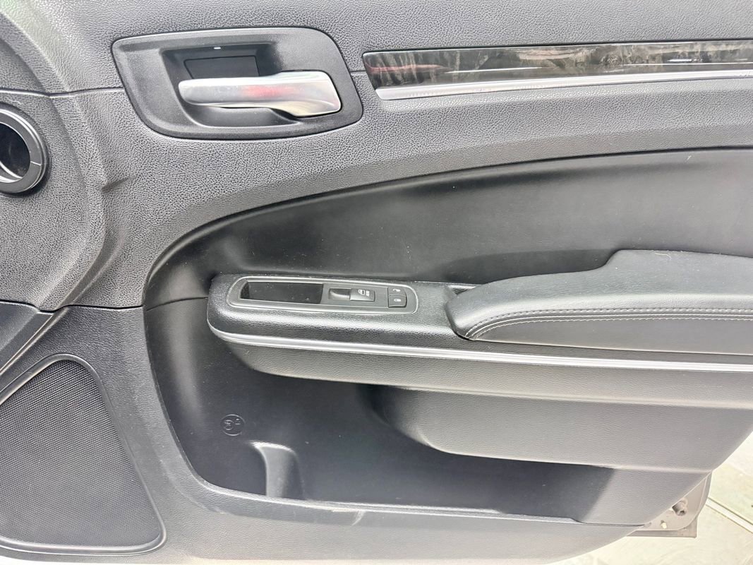 Used 2016 Chrysler 300 C image 16