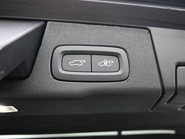 New 2026 Volvo XC60 B5 Ultra w/ Protection Package Premier image 33