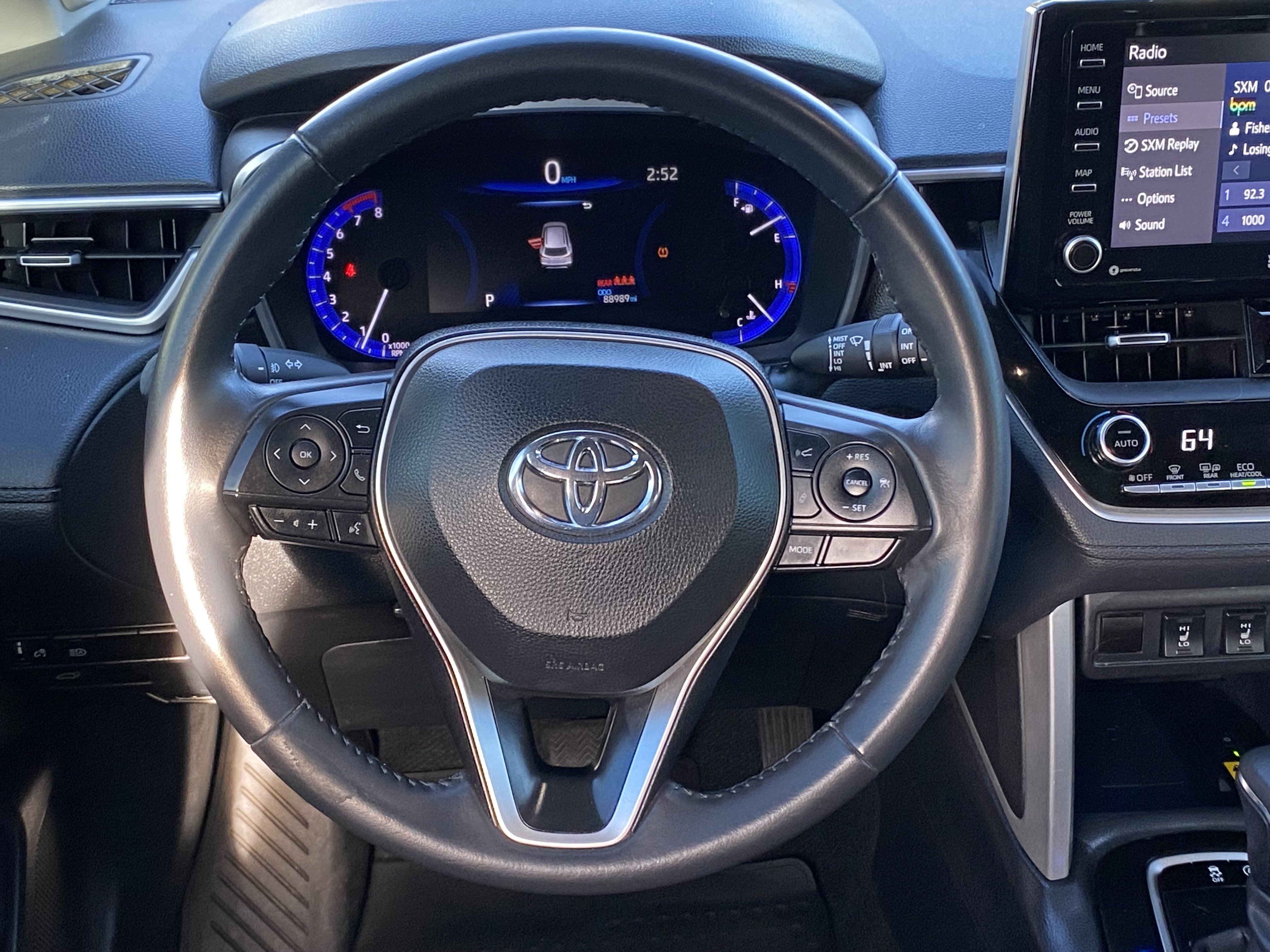 Used 2022 Toyota Corolla Cross XLE image 10