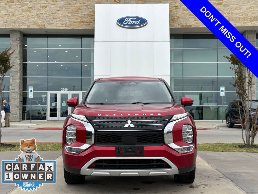 Used 2022 Mitsubishi Outlander SE FWD image 2