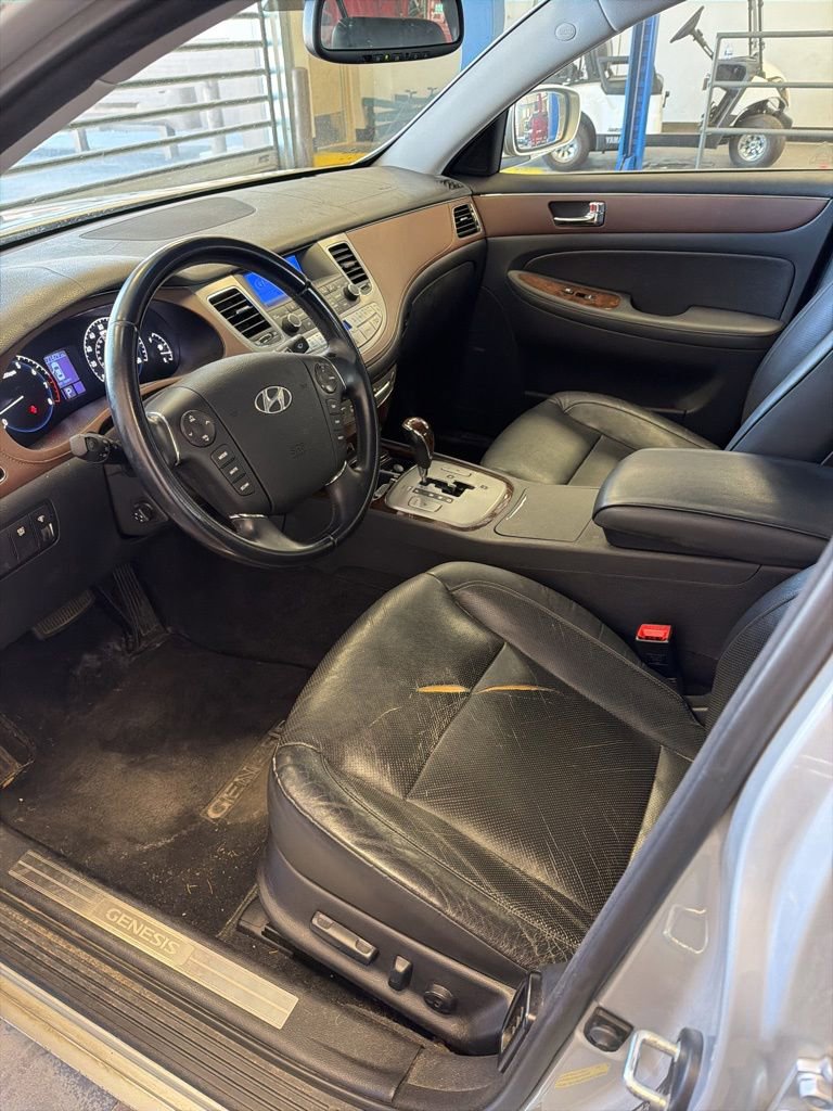 Used 2009 Hyundai Genesis 3.8 w/ Premium Plus Pkg 3 RWD image 1