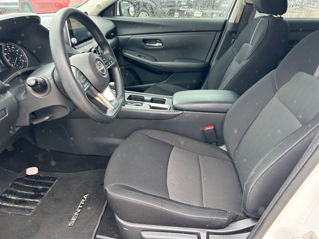 Used 2025 Nissan Sentra SV FWD image 11