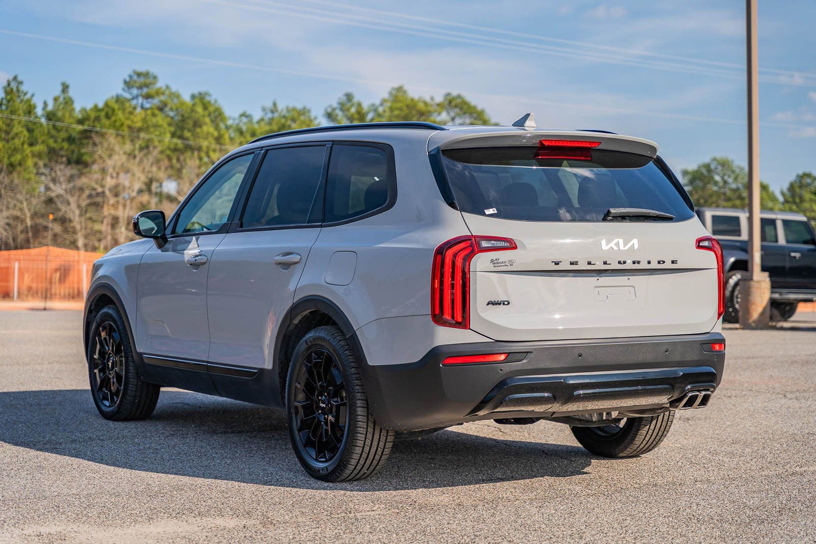 Used 2022 Kia Telluride SX w/ SX Prestige Package image 5