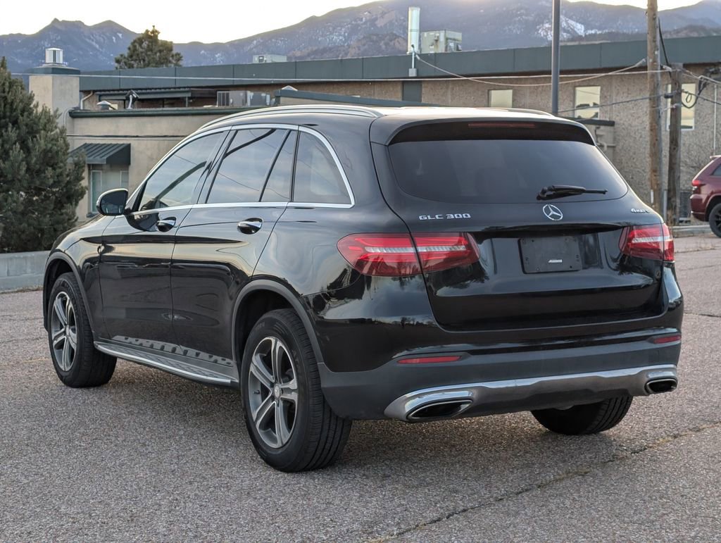 Used 2017 Mercedes-Benz GLC 300 4MATIC image 5