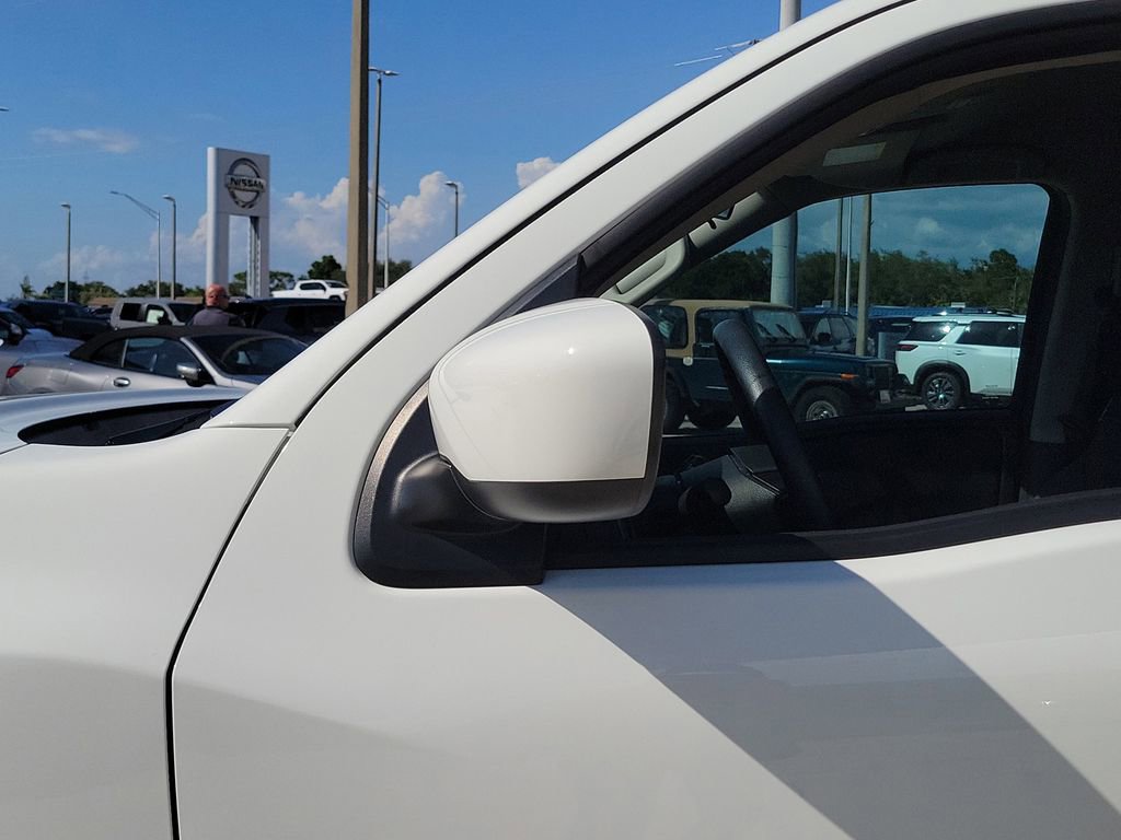 Certified 2025 Nissan Frontier SV RWD image 11