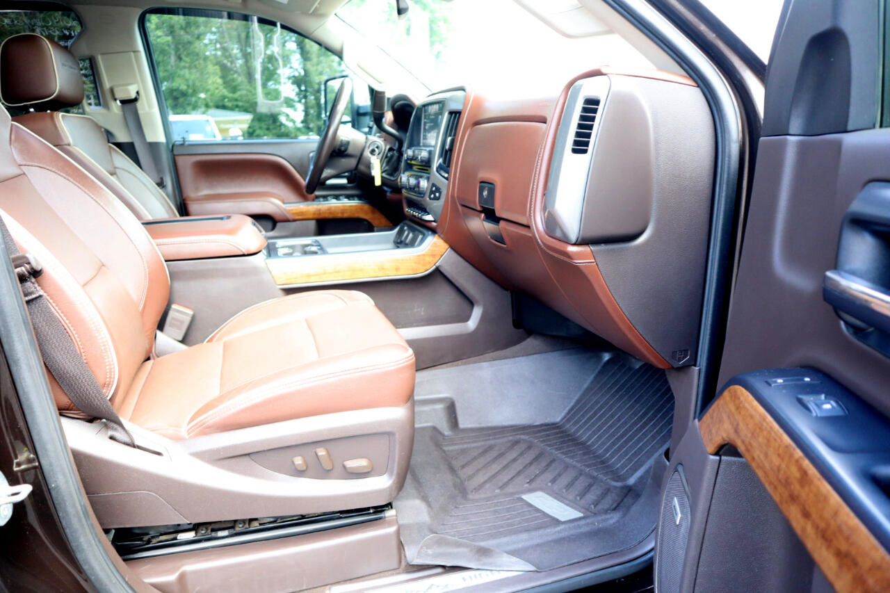 Used 2019 Chevrolet Silverado 2500 High Country w/ Duramax Plus Package image 17