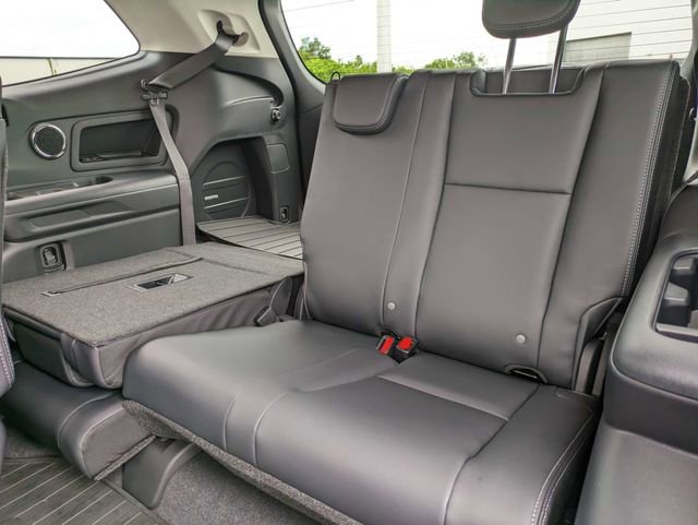 New 2025 Subaru Ascent Limited AWD/4WD image 13