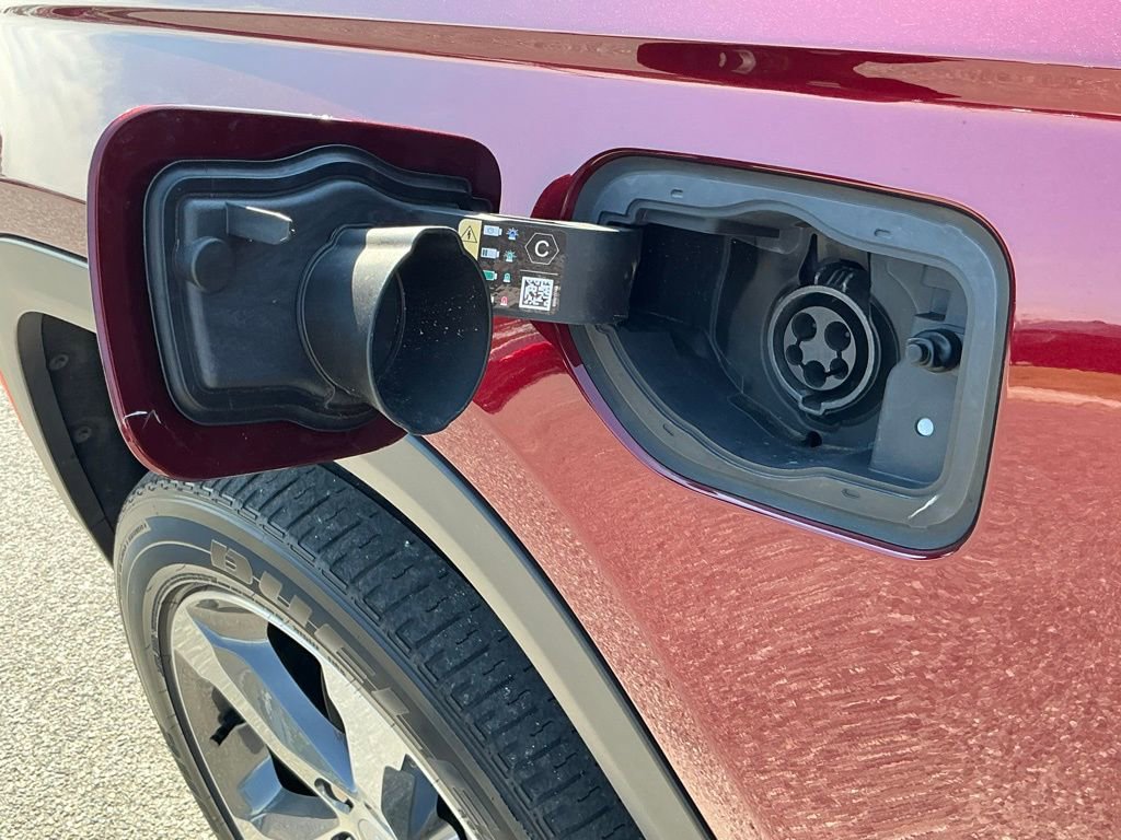 Used 2023 Jeep Grand Cherokee 4WD 4xe w/ Luxury Tech Group II image 27