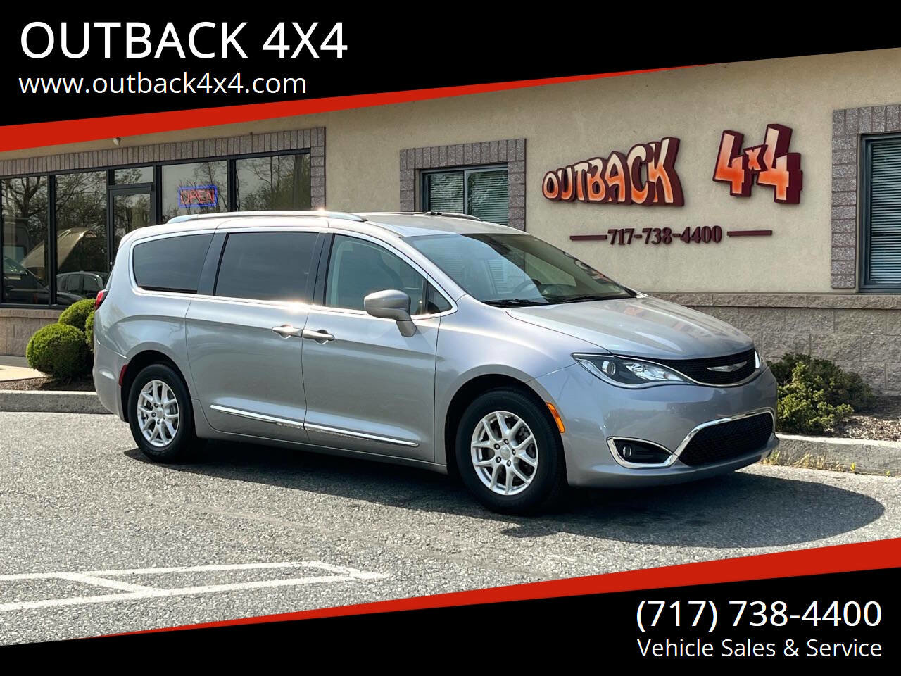 Used 2020 Chrysler Pacifica Touring-L image 1