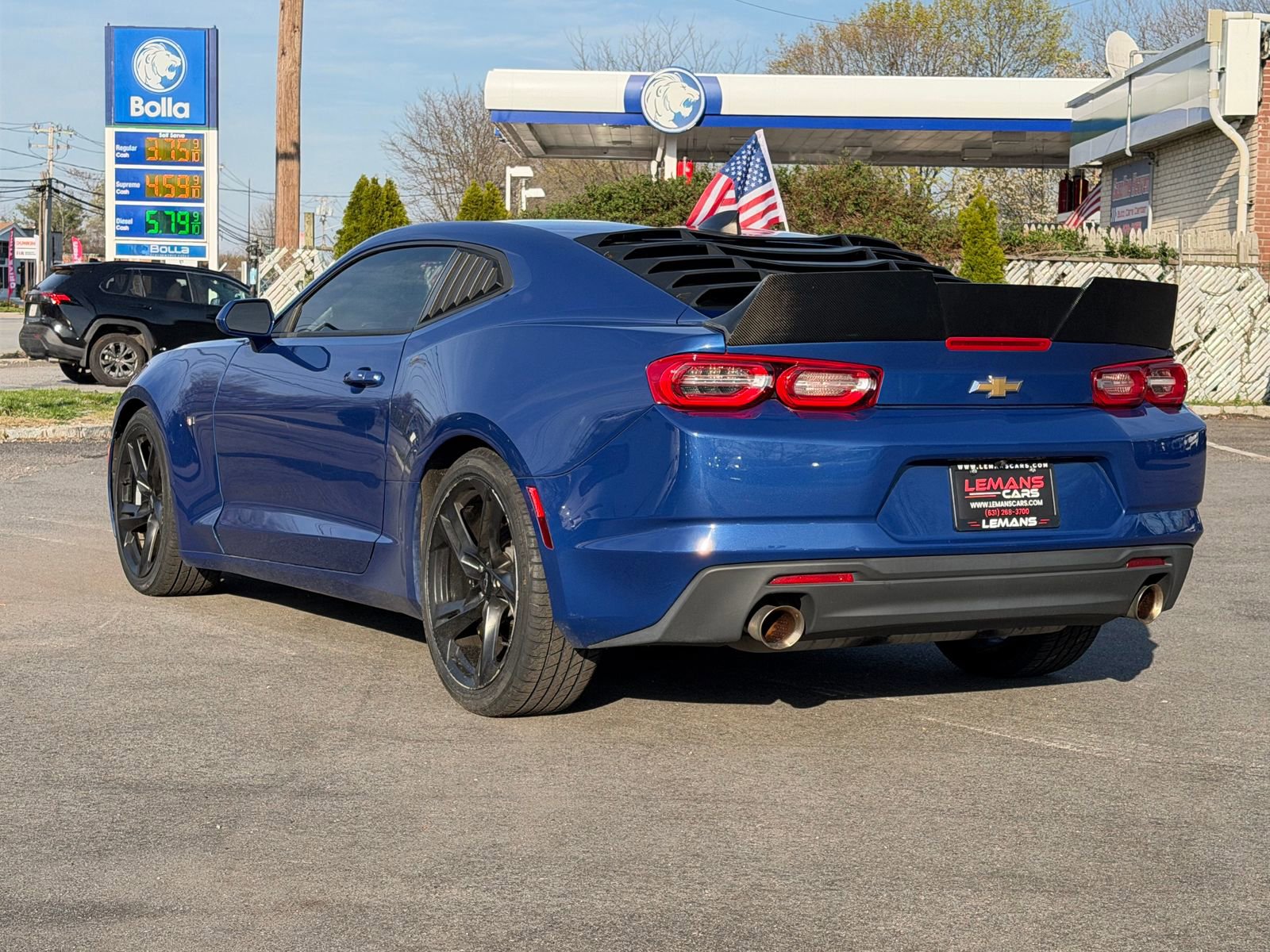 Used 2021 Chevrolet Camaro LT RWD image 3