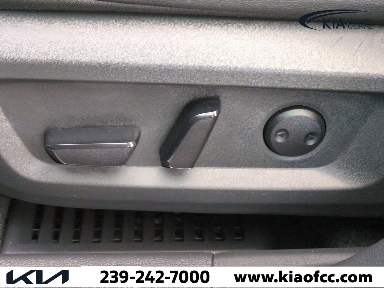 Used 2023 Nissan Rogue SL image 19