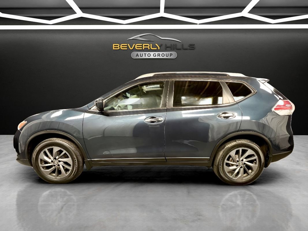 Used 2016 Nissan Rogue SL w/ SL Premium Package image 2