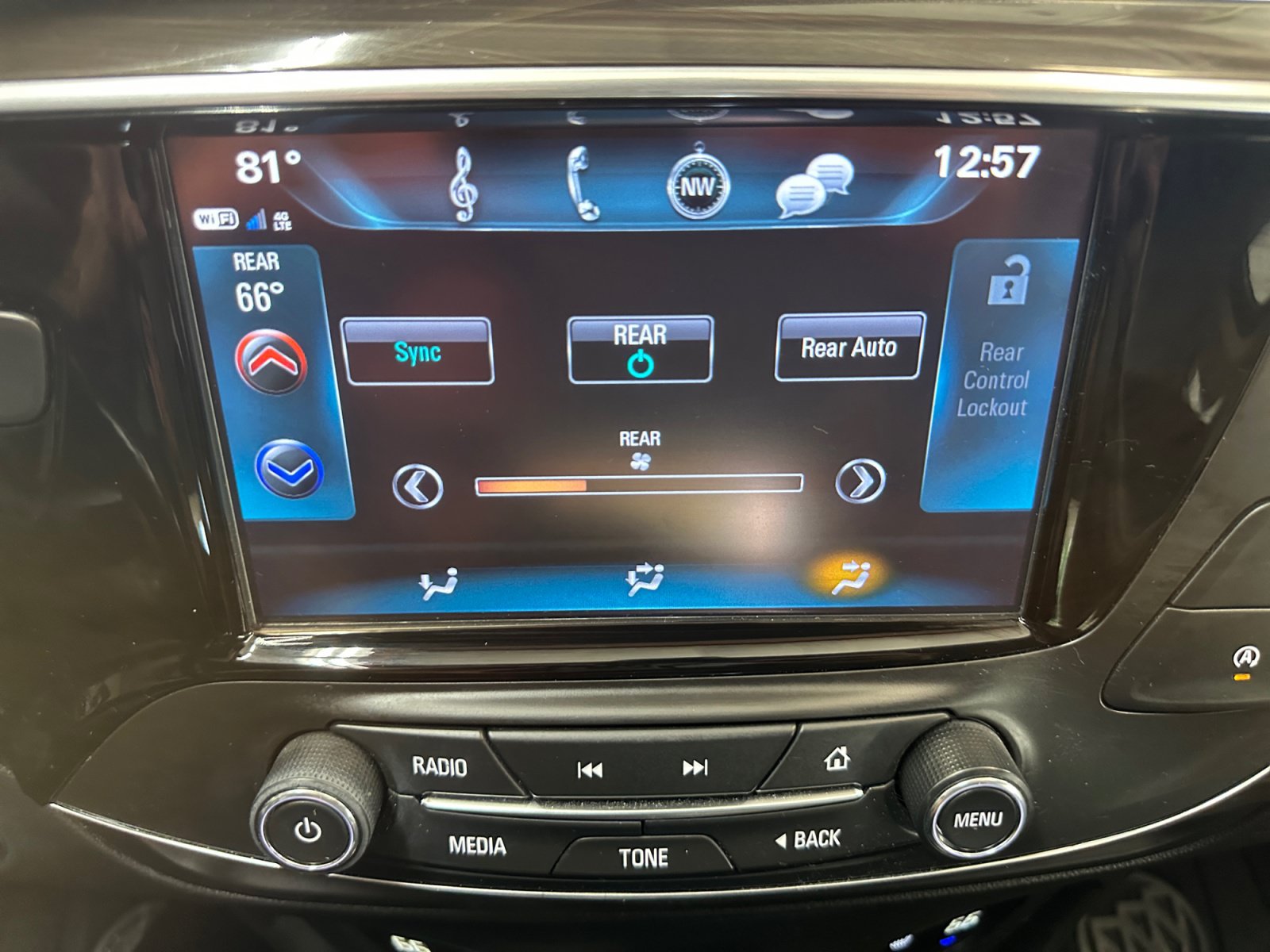 Used 2019 Buick Envision Essence FWD image 18