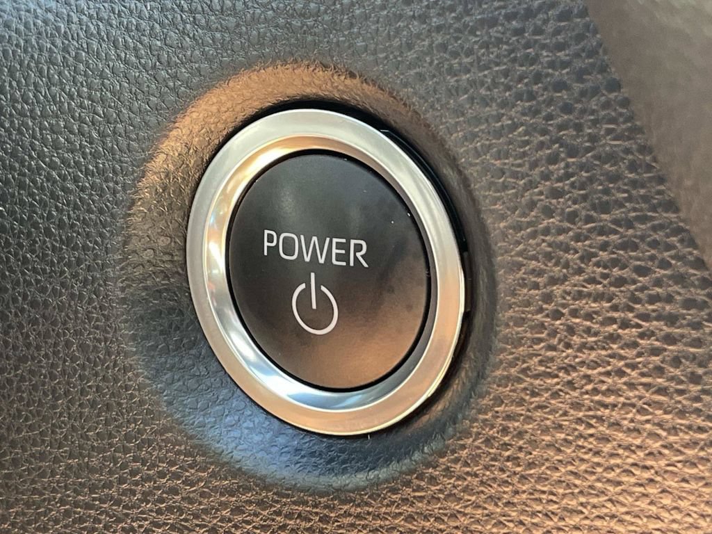 Used 2025 Toyota Corolla SE FWD image 33