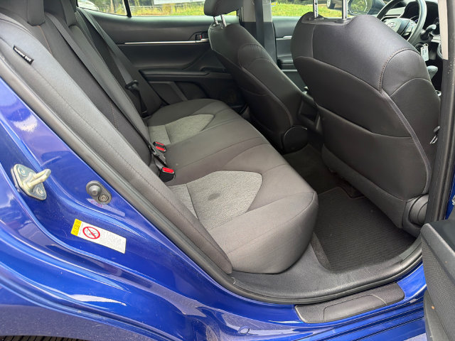 Used 2018 Toyota Camry LE FWD image 15
