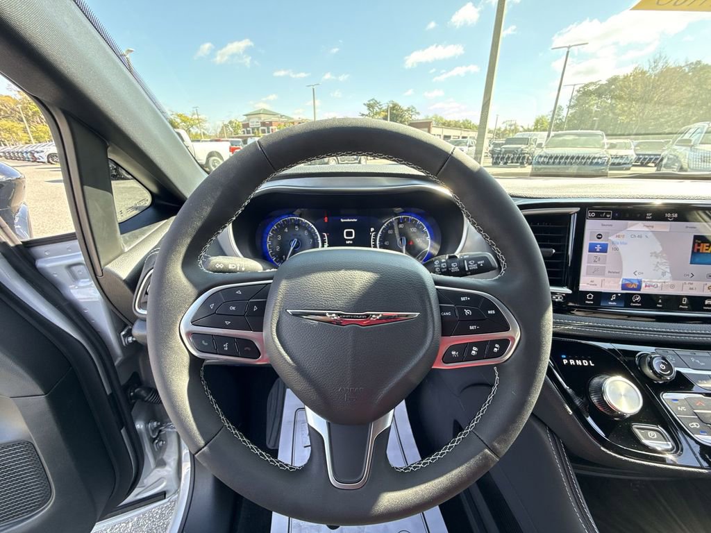 New 2026 Chrysler Pacifica Limited w/ Trailer Tow Group image 14