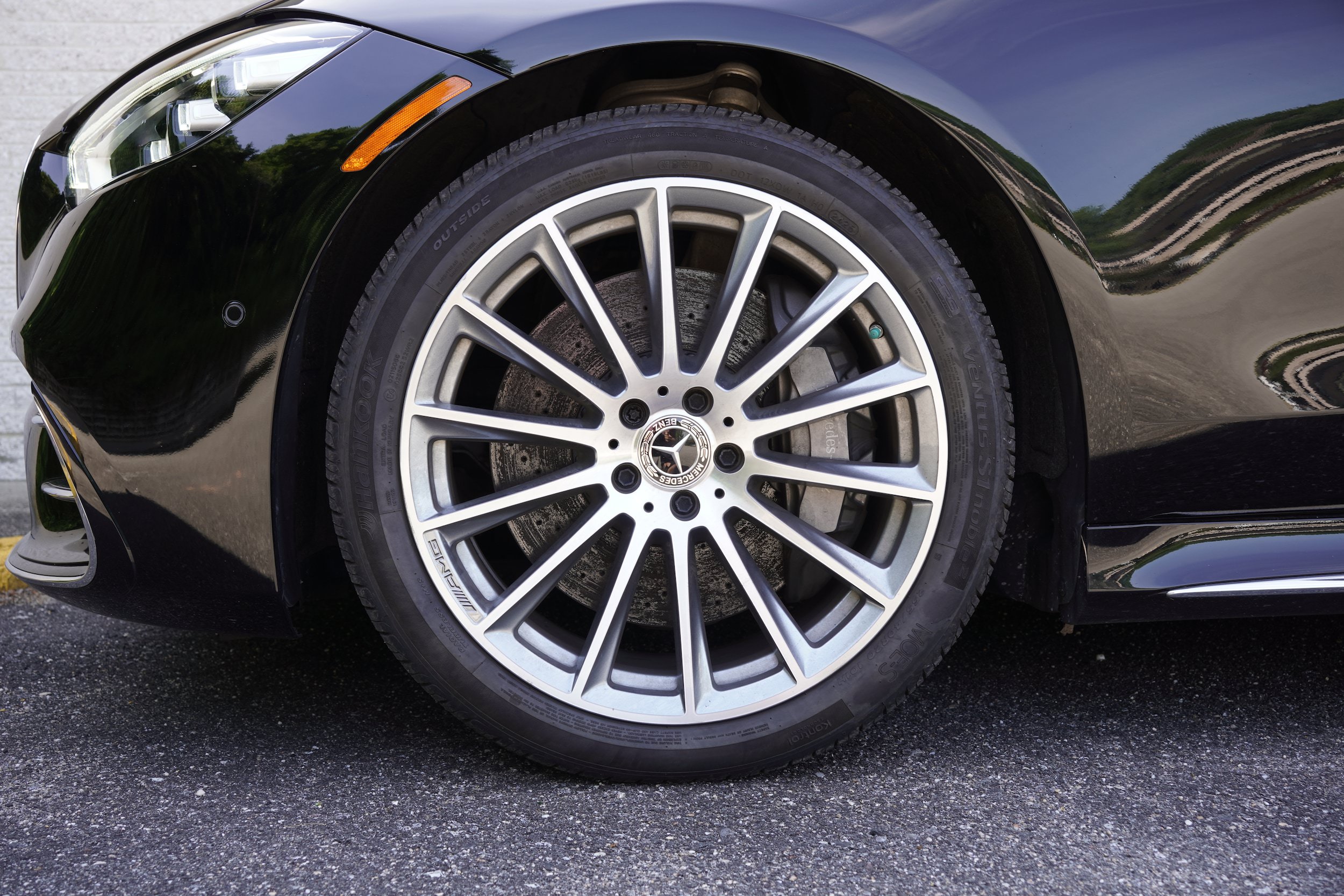 Used 2022 Mercedes-Benz S 500 4MATIC w/ AMG Line Package image 12