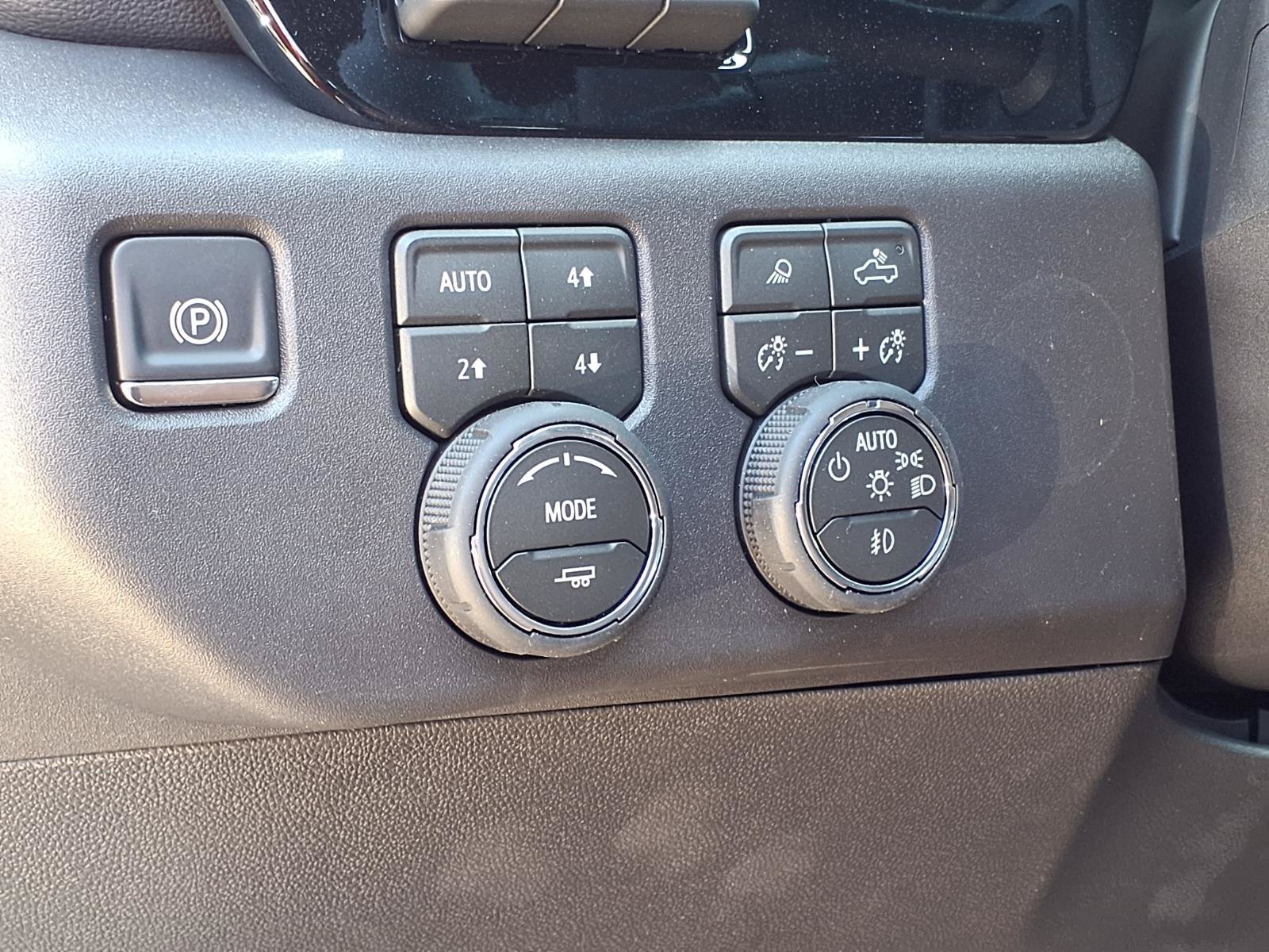New 2026 Chevrolet Silverado 1500 High Country AWD/4WD image 18