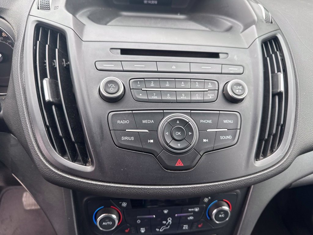 Used 2017 Ford Escape SE w/ SE Cold Weather Package AWD/4WD image 5