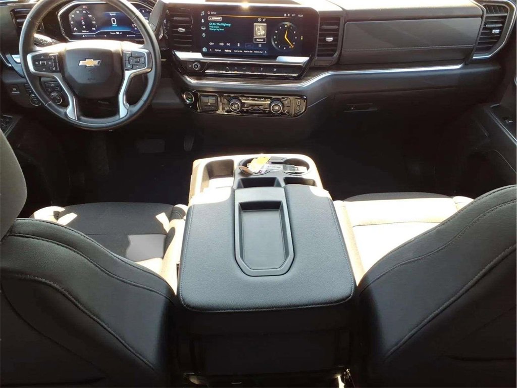 Used 2025 Chevrolet Silverado 1500 LT image 10