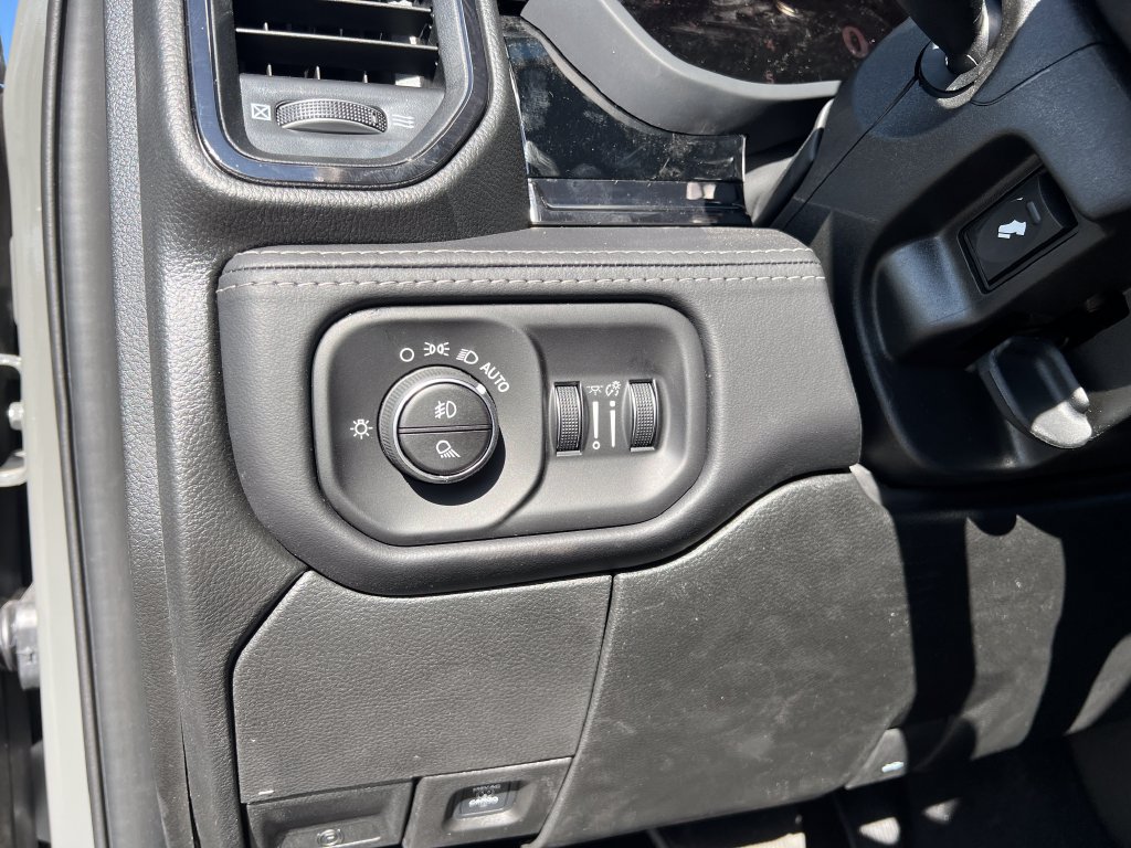 New 2026 RAM 3500 Limited AWD/4WD image 30
