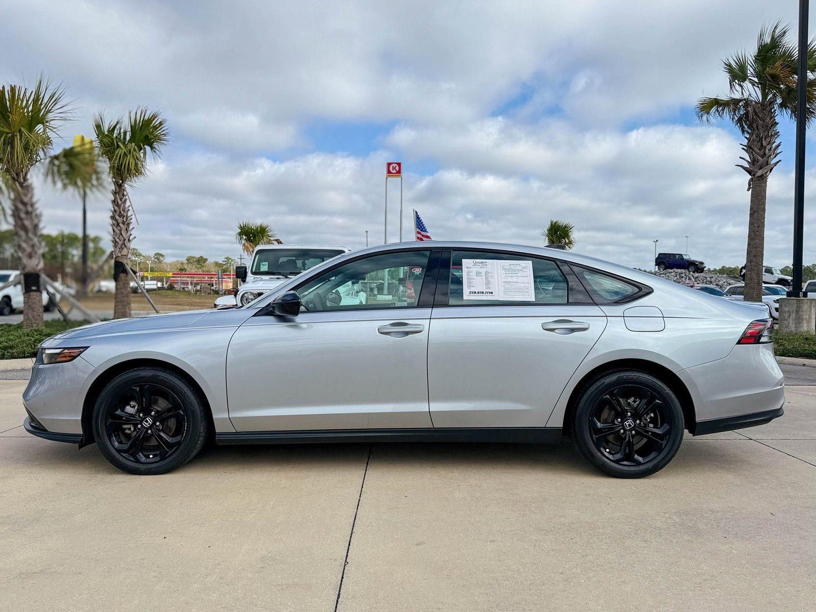 Used 2025 Honda Accord SE image 27