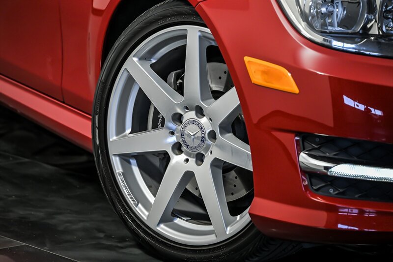 Used 2012 Mercedes-Benz C 350 4MATIC Coupe image 3