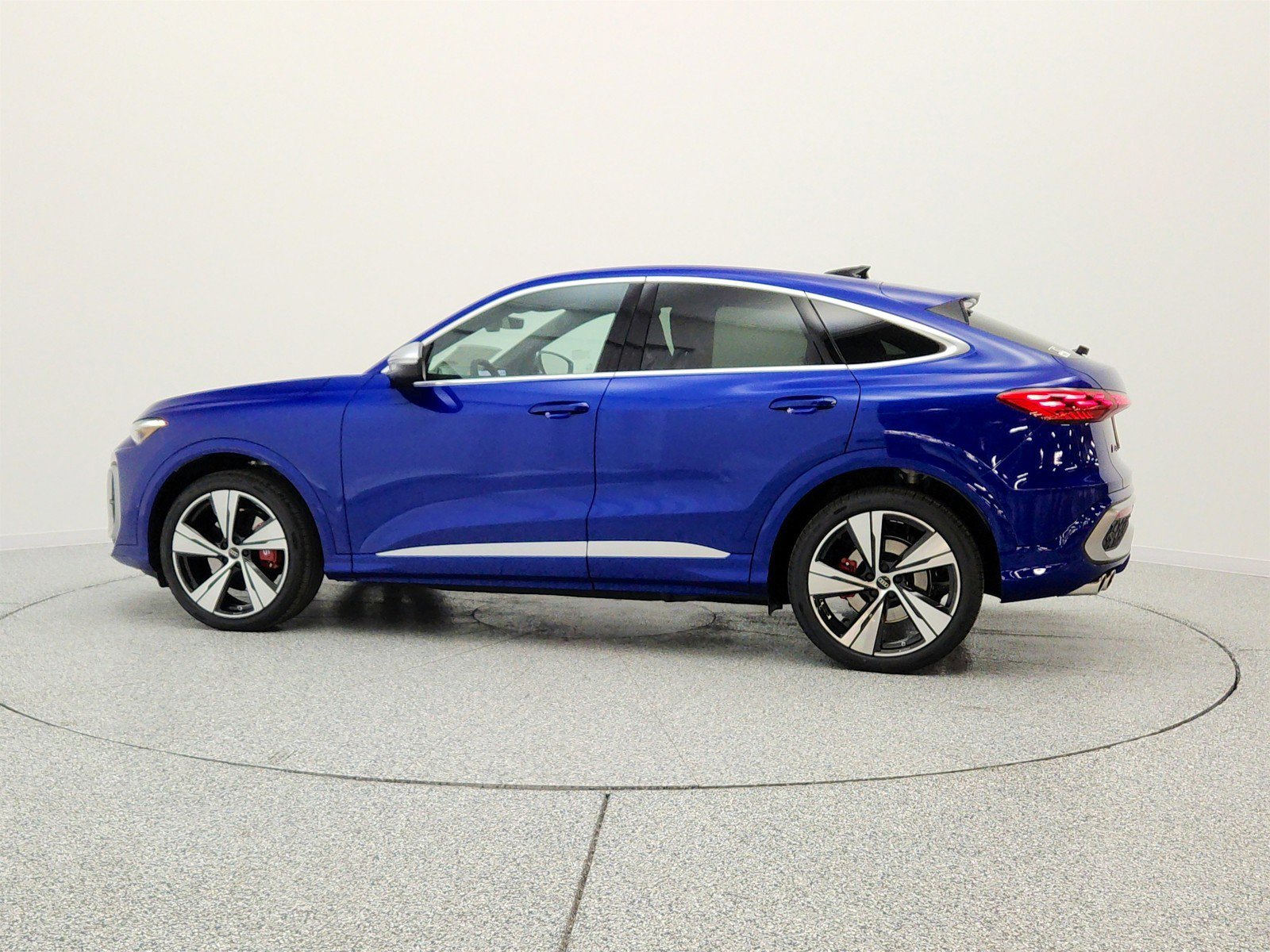 New 2026 Audi SQ5 Premium Plus AWD/4WD image 8