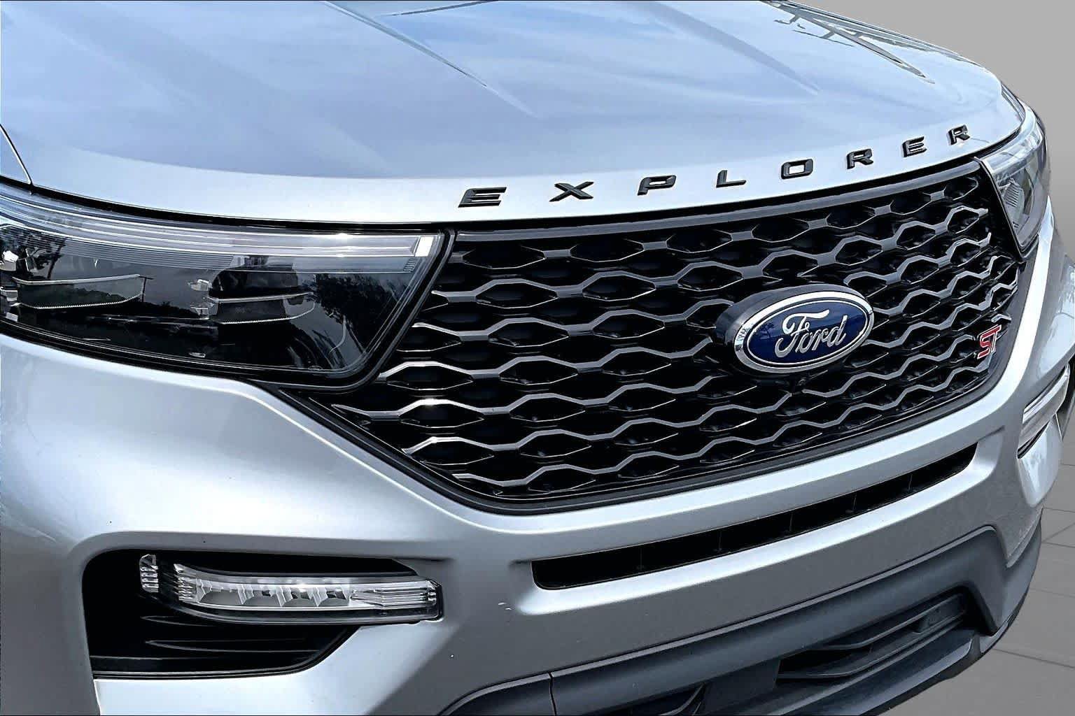 Used 2023 Ford Explorer ST w/ Equipment Group 401A AWD/4WD image 30