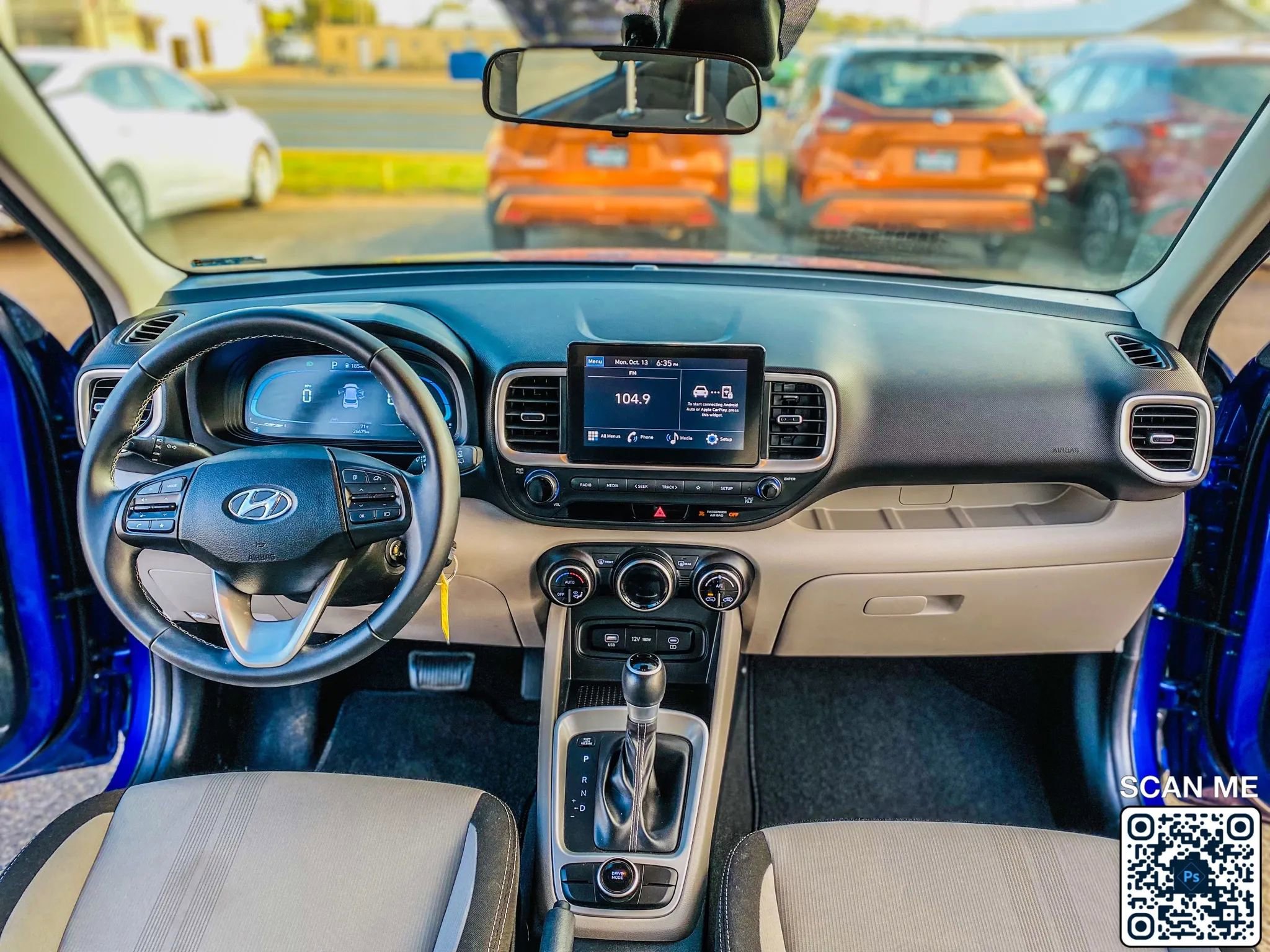 Used 2023 Hyundai Venue SEL image 16