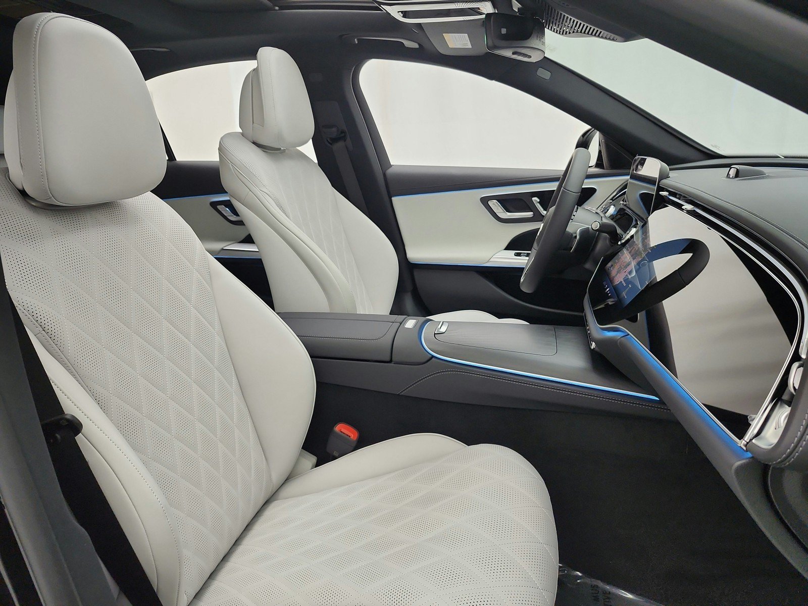 New 2027 Mercedes-Benz E 450 4MATIC Sedan image 15