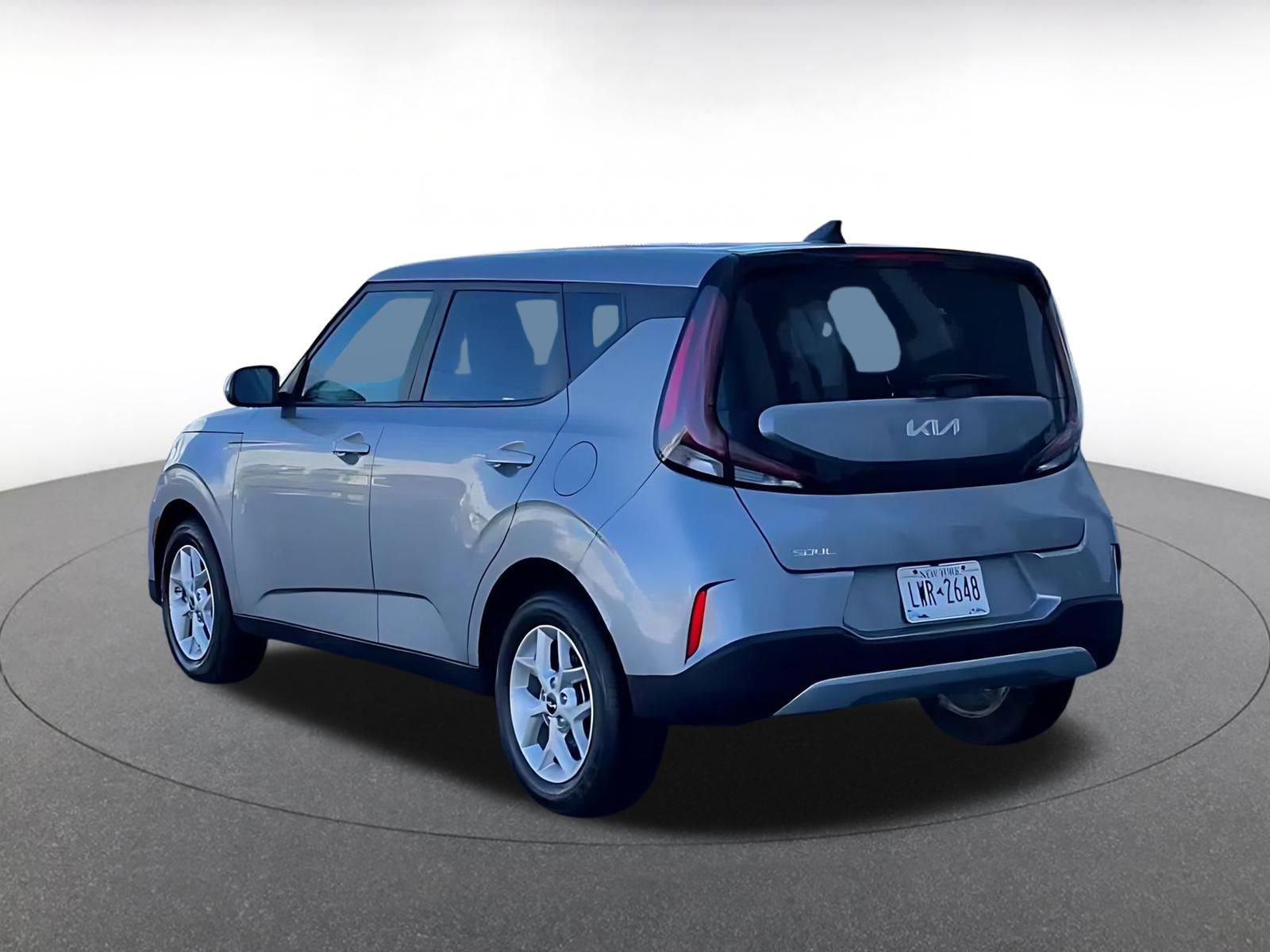 Used 2025 Kia Soul LX w/ LX Technology Package image 10