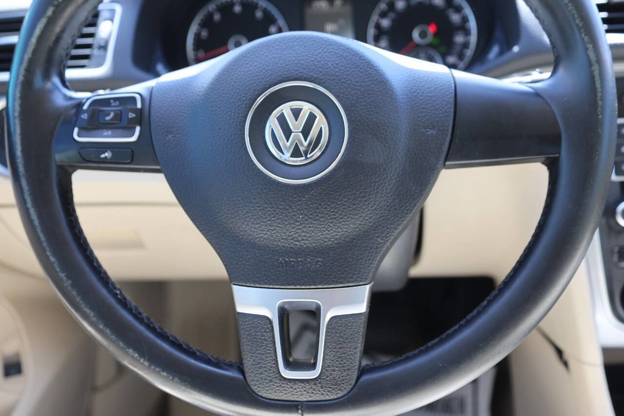 Used 2015 Volkswagen Passat 1.8T Limited Edition FWD image 18
