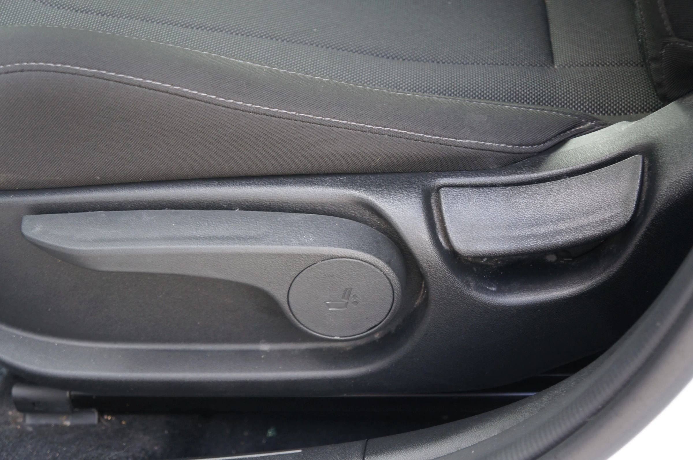 Used 2024 Hyundai Elantra SE image 28